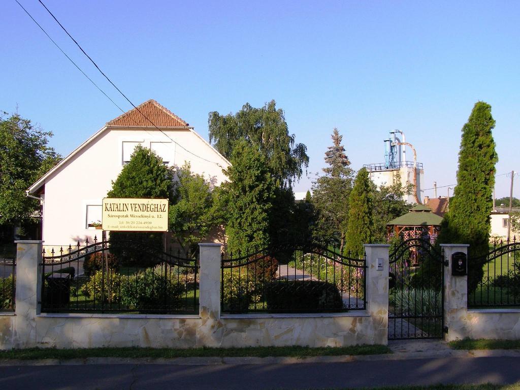 Katalin Vendeghaz Hotel Sarospatak Exterior photo